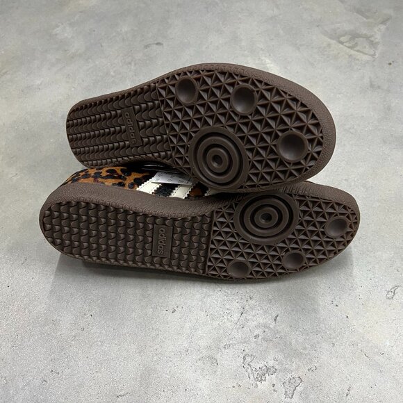 adidas Leopard Print Sneakers with Red Accents - Picture 6 of 7